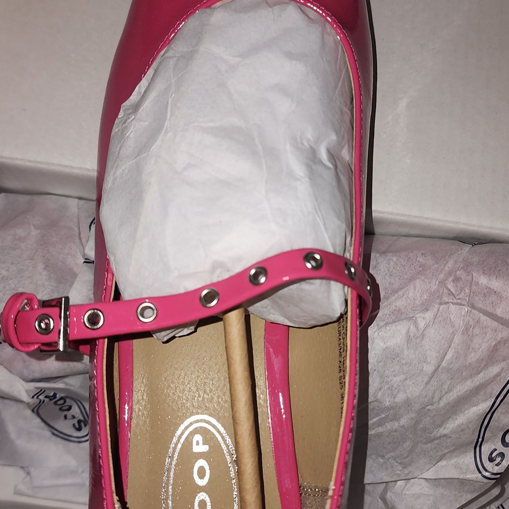 Pink Patent Leather Flats - Picture 4 of 11